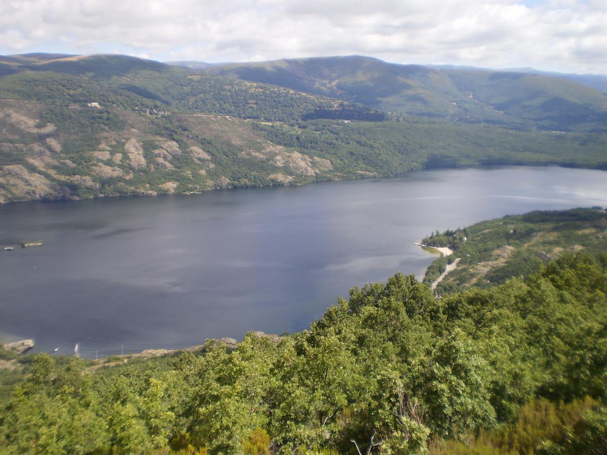 Cabanas Madarsu Vigo de Sanabria Eksteriør billede